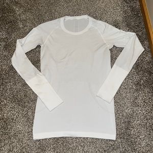 Lululemon swiftly tech, size 6.